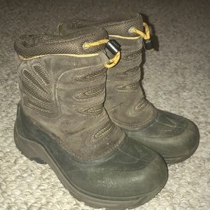 The north face snow boots children's size2
